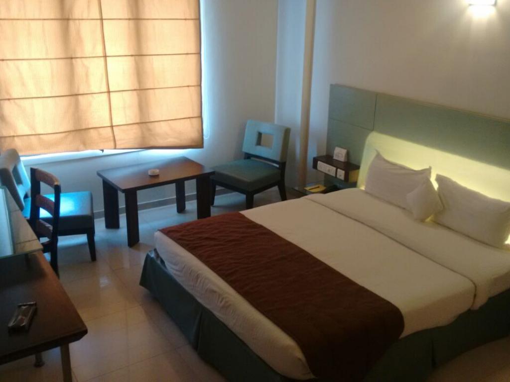 The Shiv Grand Hotel Gandhidham Exterior photo