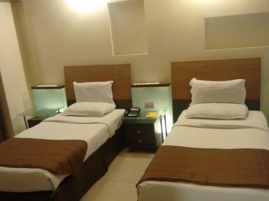 The Shiv Grand Hotel Gandhidham Exterior photo