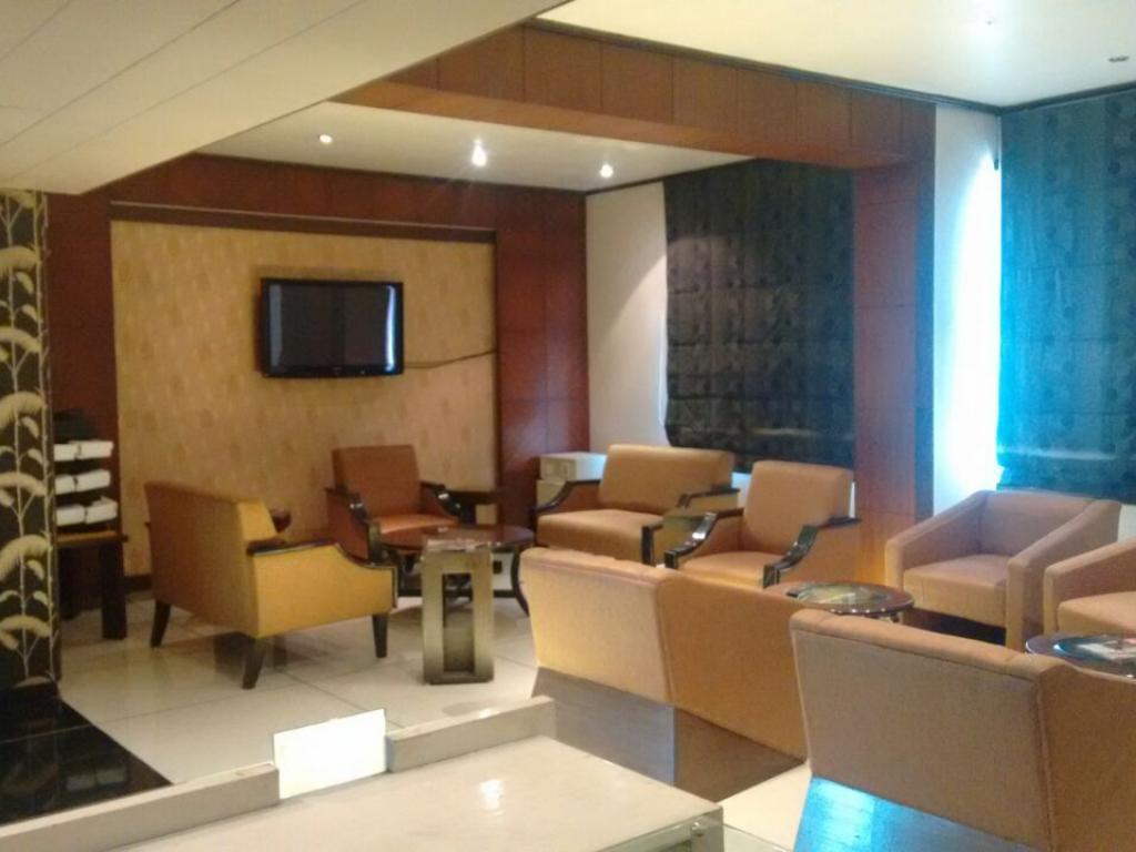 The Shiv Grand Hotel Gandhidham Exterior photo